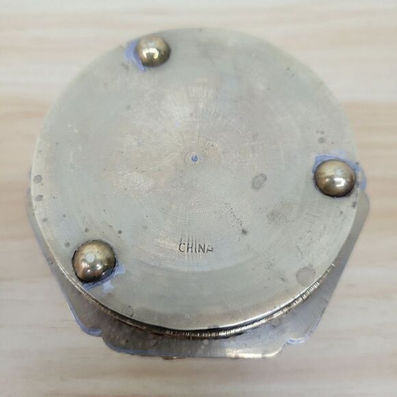 Vintage Chinese Brass Handpainted Snuff or Tea Cloisonne Figural Art Trinket Box - Picture 8 of 16